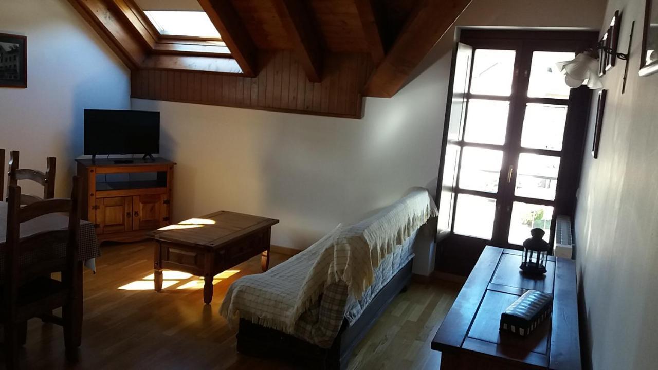 Apartaments Morello 埃斯特里-德阿内乌 外观 照片