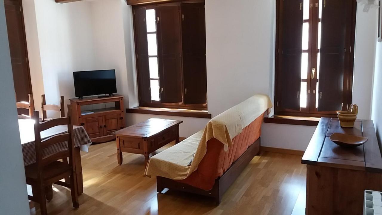 Apartaments Morello 埃斯特里-德阿内乌 外观 照片
